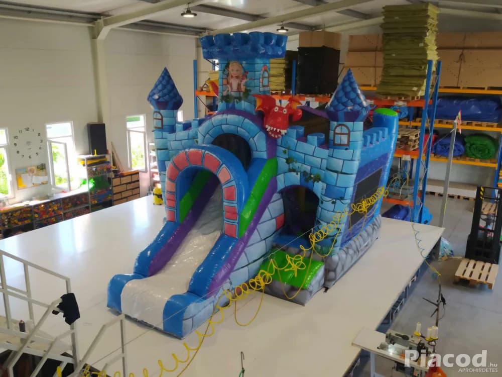 Bérellhető Mesevár Csúszdás Ugráló - Kép 2