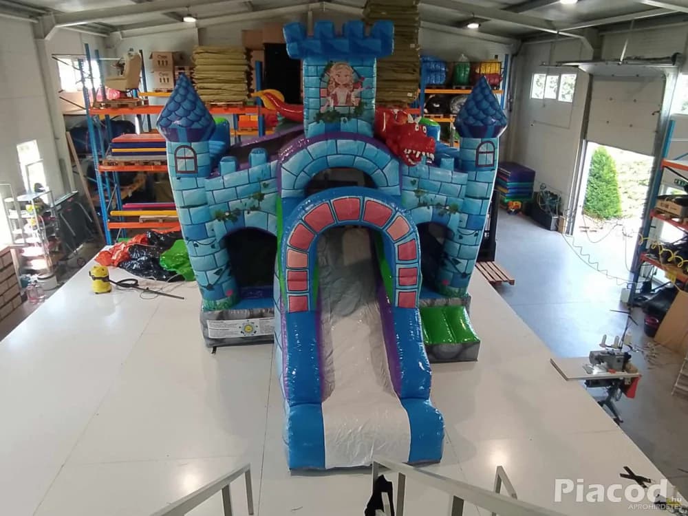 Bérellhető Mesevár Csúszdás Ugráló - Kép 3