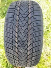 235/45R17 (97H) ILINK SNOWGRIPPER I Téli személy. 